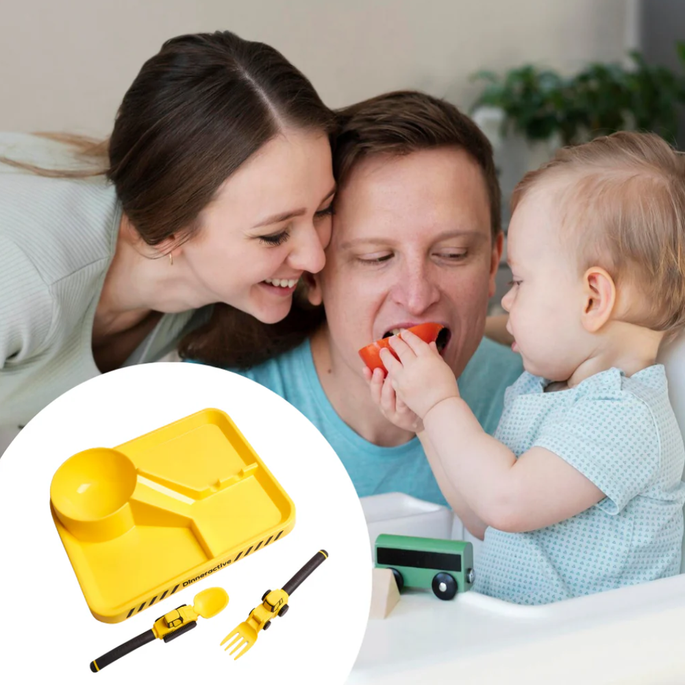 Zabavni dečiji set za jelo – tanjir sa pregradama , viljuška i kašika kao traktor i bager